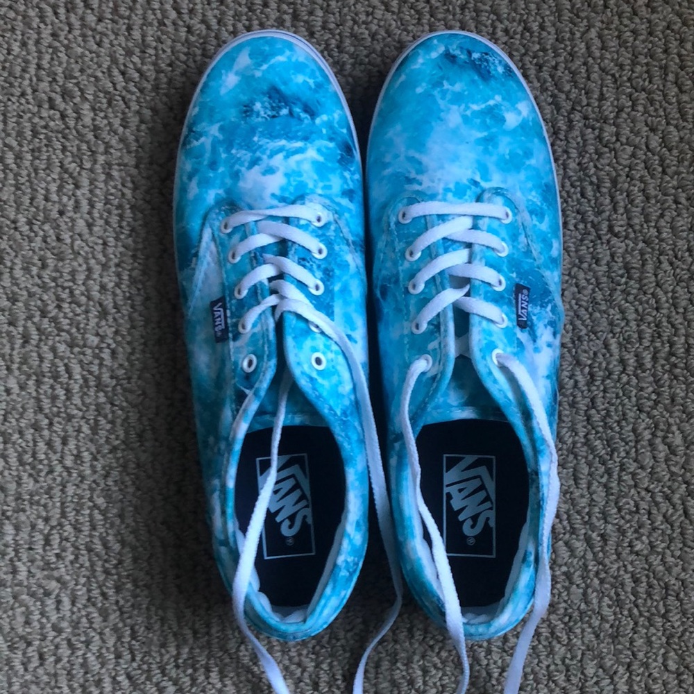 NWOT wave print Vans